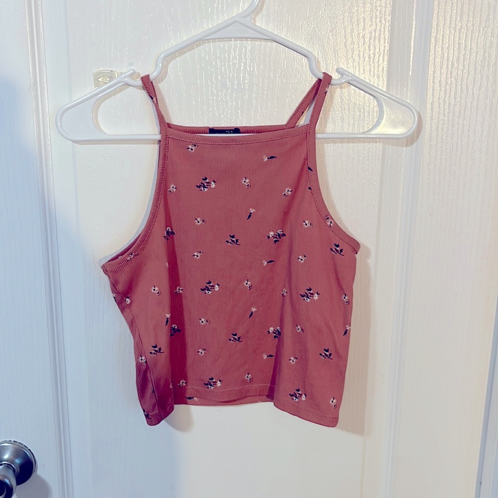 Clearing out my closet, pink floral tank, great condition